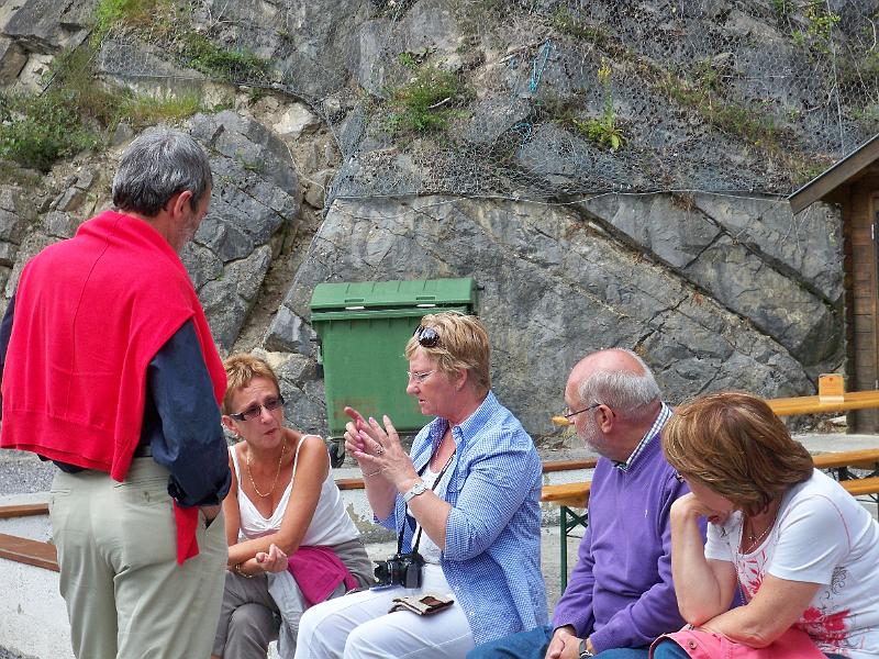 dag 2, La Roche en Ardenne - Dinant (78).JPG - Waarover ging het toch weer ????